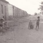 Alto Alegre 1981. Una famiglia che attende il camion
