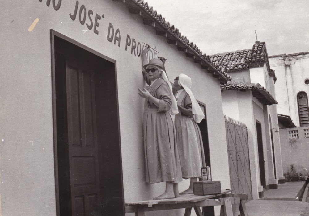 Preparazione del posto medico S. José da providencia 1977